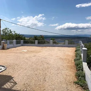 Diana Apartman Smrika