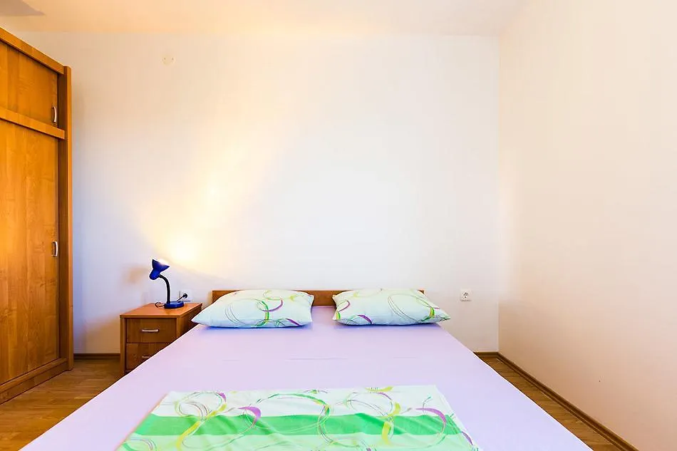 Apartments Mladenka 20M From Marina! Sukošan 0*,  Horvátország
